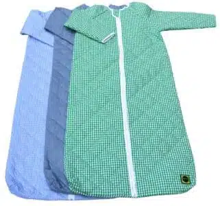 Winter sleeping bag with sleeve zipper on the front or back